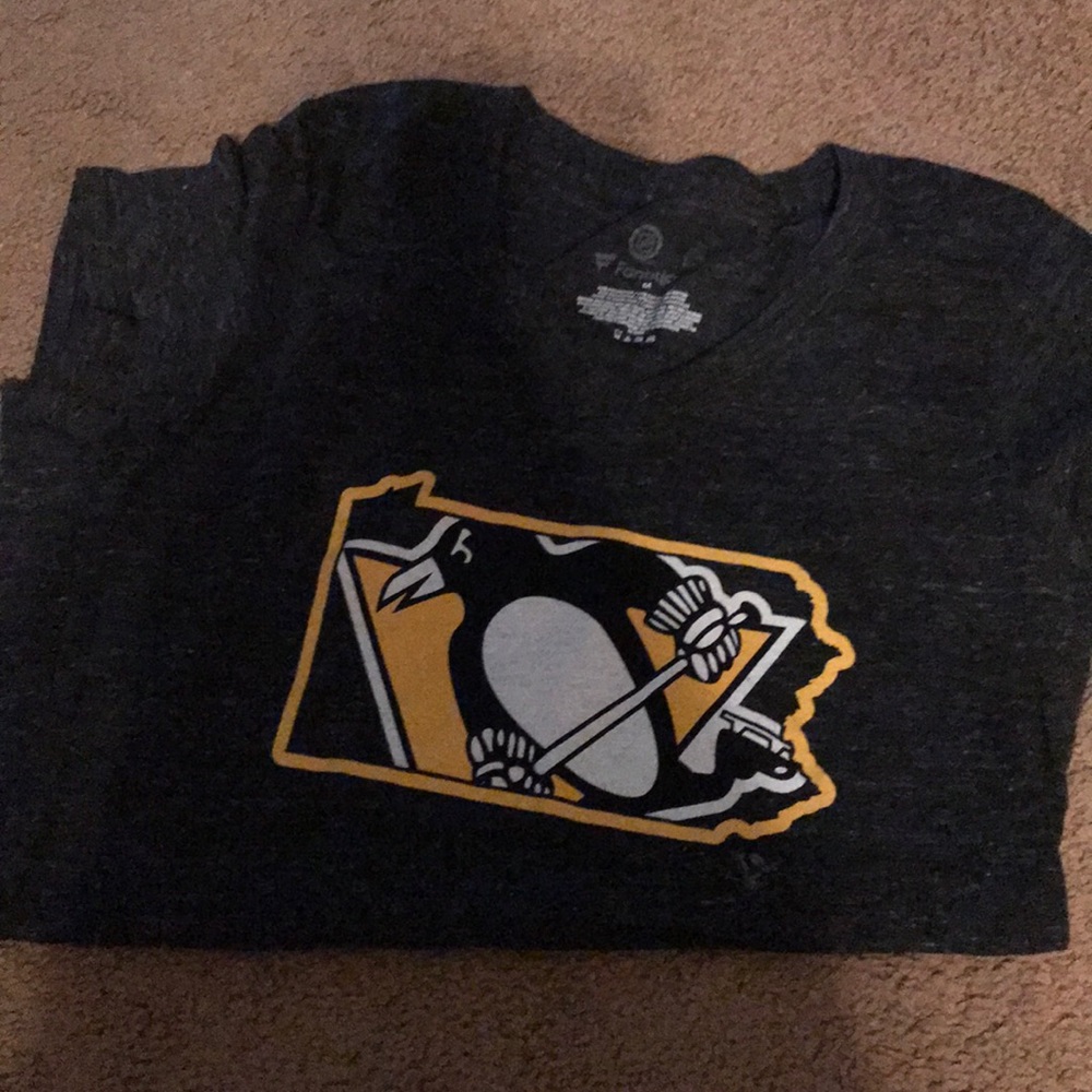Pittsburgh penguins tshirt